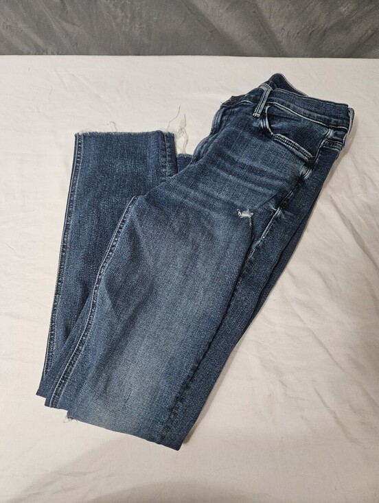 MOTHER Denim - Mother The Mid Rise Dazzler Ankle Fray Cropped Jeans Size 28!